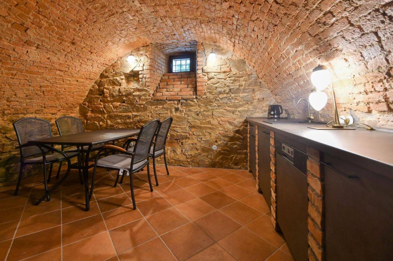 Zamek Castle Racice - Predzamci Forecastle Exterior foto